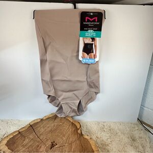 Maidenform Shapewear in‎ Tan Small